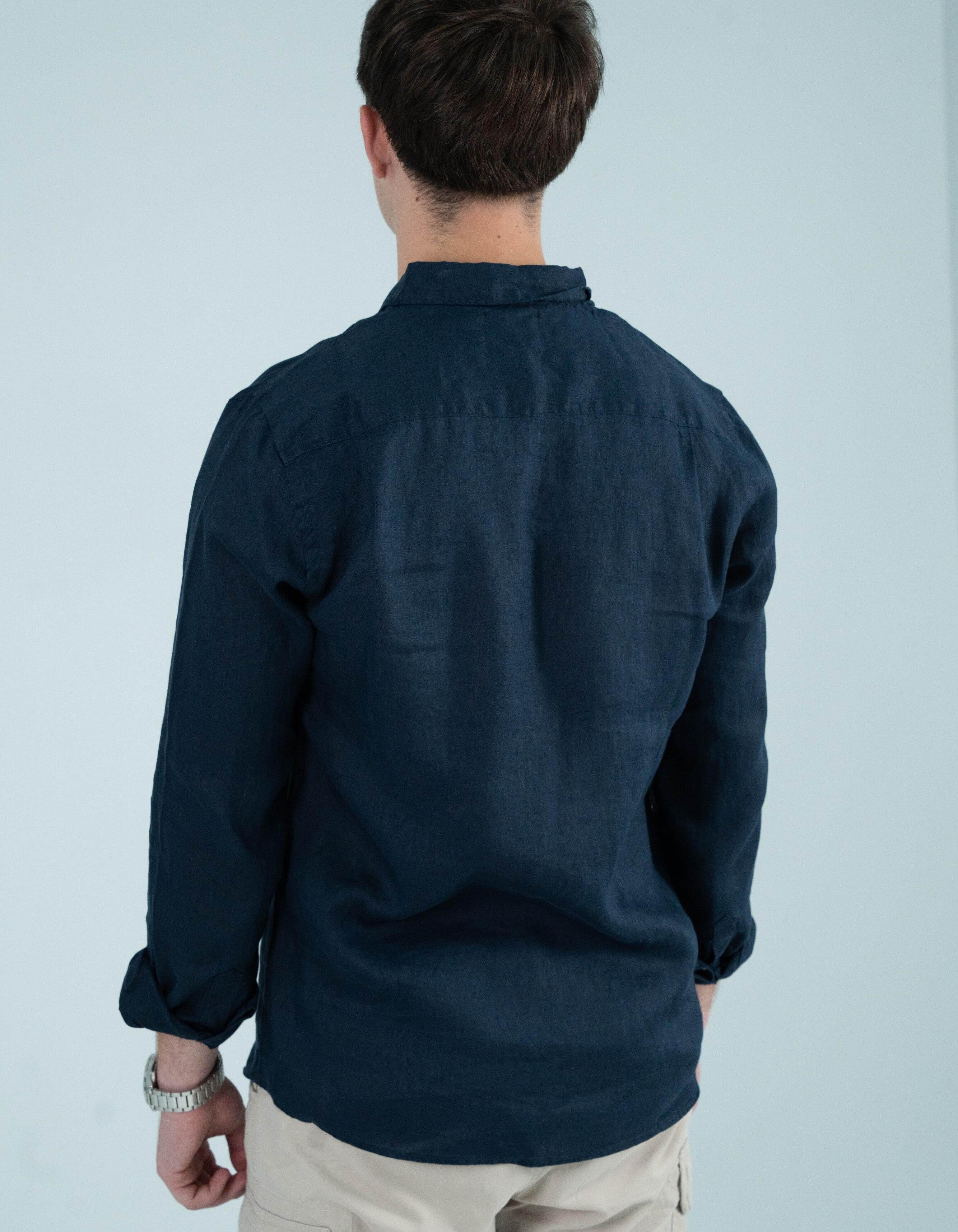 Camisa lino bolsillo bordado marina ( disponible en tienda física )