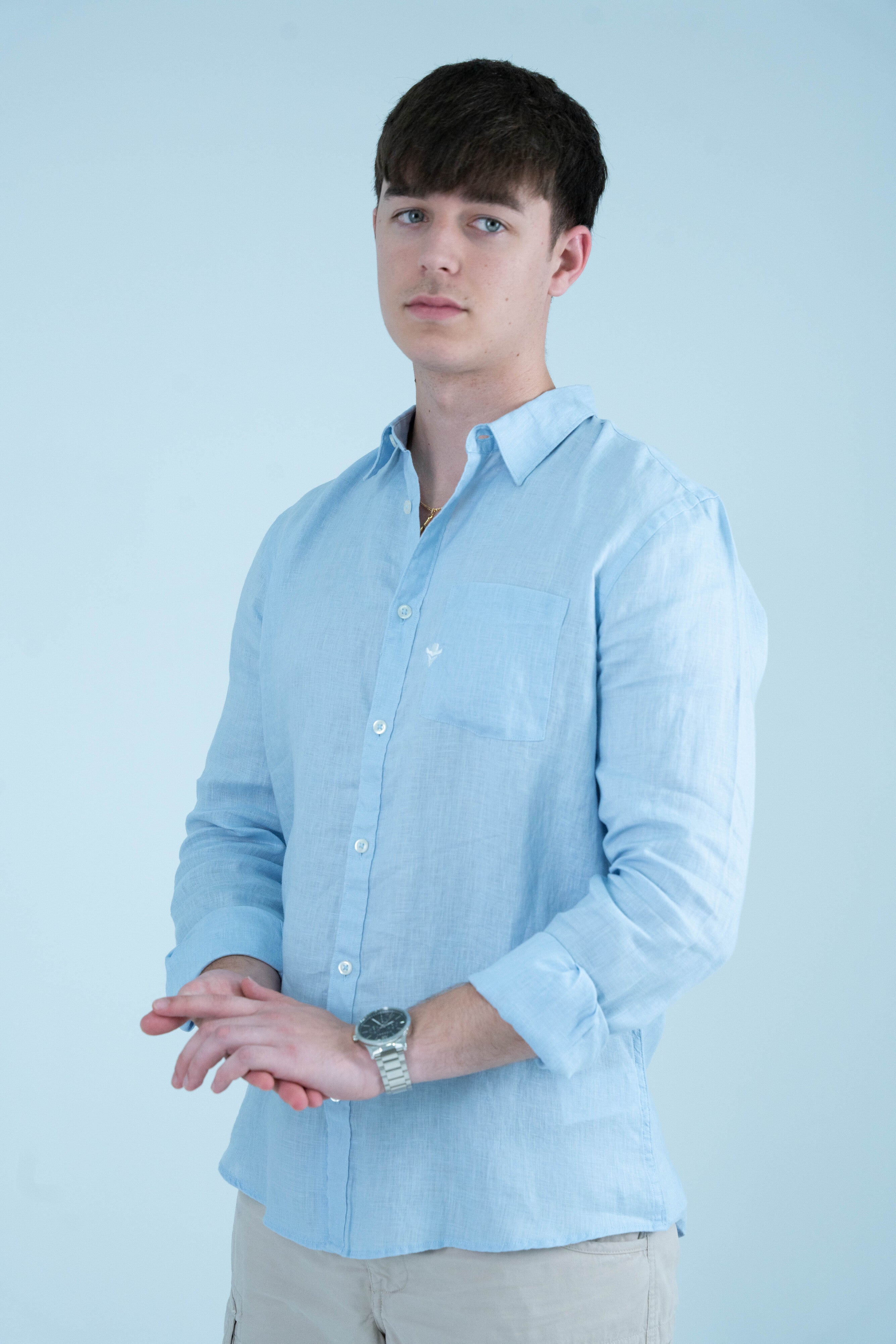 Camisa lino bolsillo bordado
