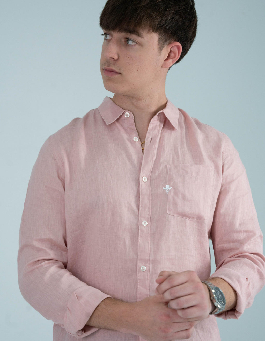 Camisa lino bolsillo rosa ( disponible en tienda física )