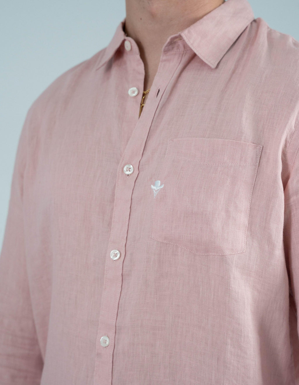 Camisa lino bolsillo rosa ( disponible en tienda física )